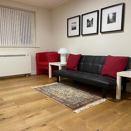 Morden Flat Close To Dlr Station With Free Parking Londyn Zewnętrze zdjęcie