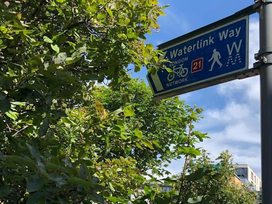 Morden Flat Close To Dlr Station With Free Parking Londyn Zewnętrze zdjęcie