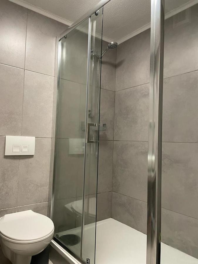 Morden Flat Close To Dlr Station With Free Parking Londyn Zewnętrze zdjęcie